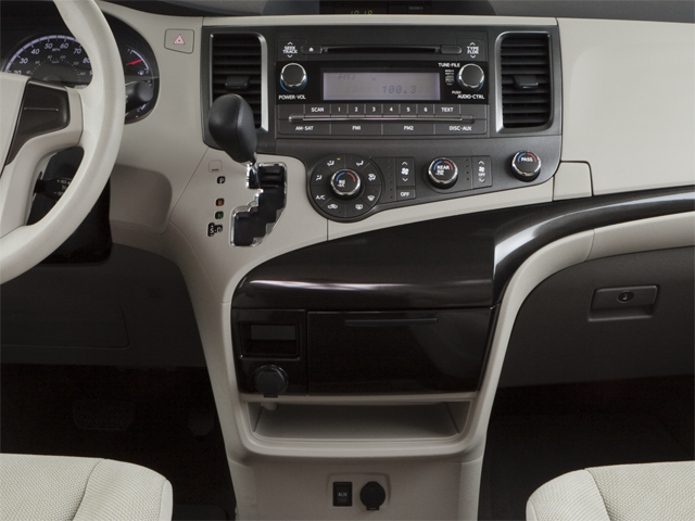 2013 Toyota Sienna XLE V6 8 Passenger