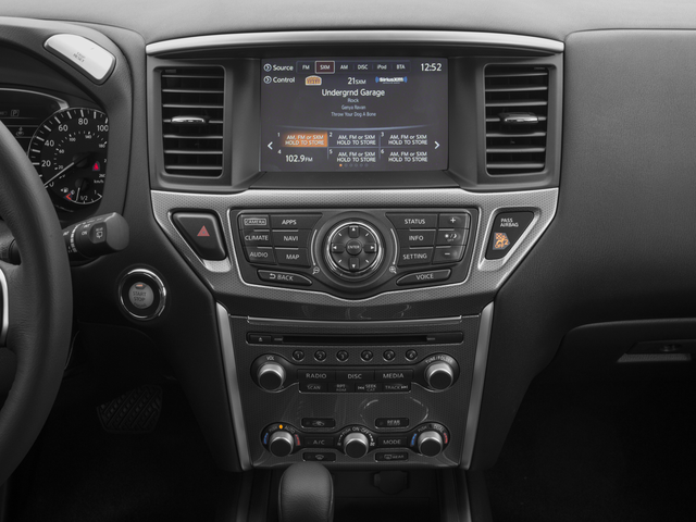 2017 Nissan Pathfinder SV