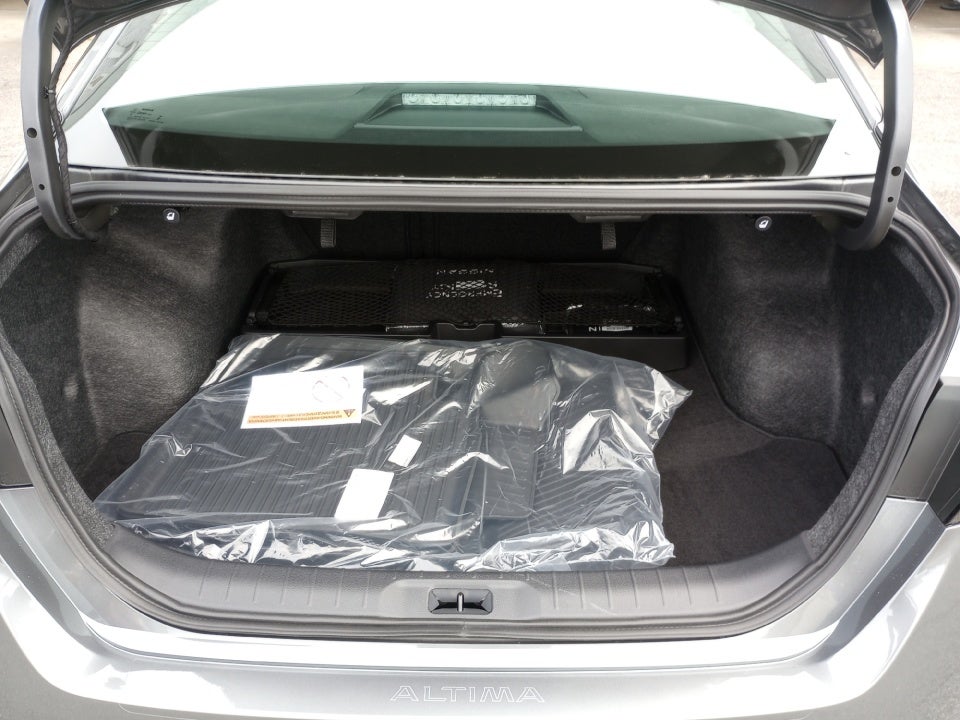 2025 Nissan Altima SR FWD