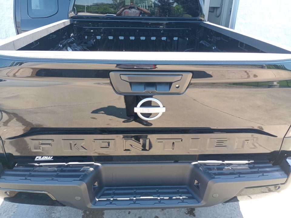 2025 Nissan Frontier King Cab SV 4x2