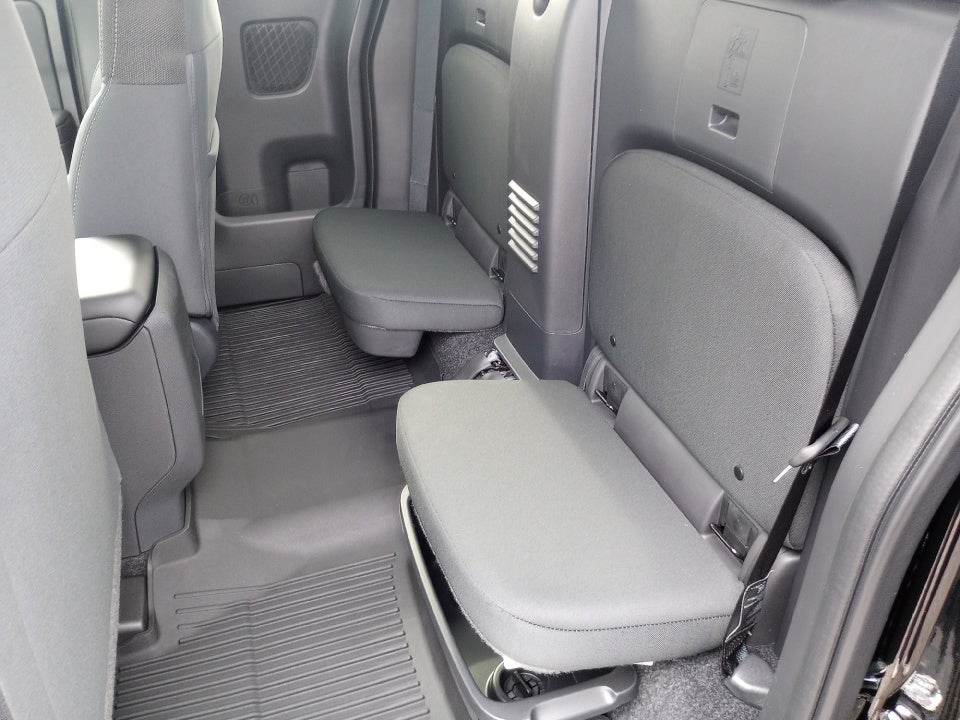 2025 Nissan Frontier King Cab SV 4x2