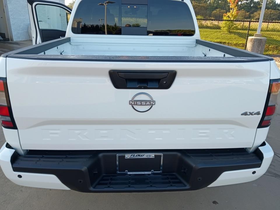 2027 Nissan Frontier SV