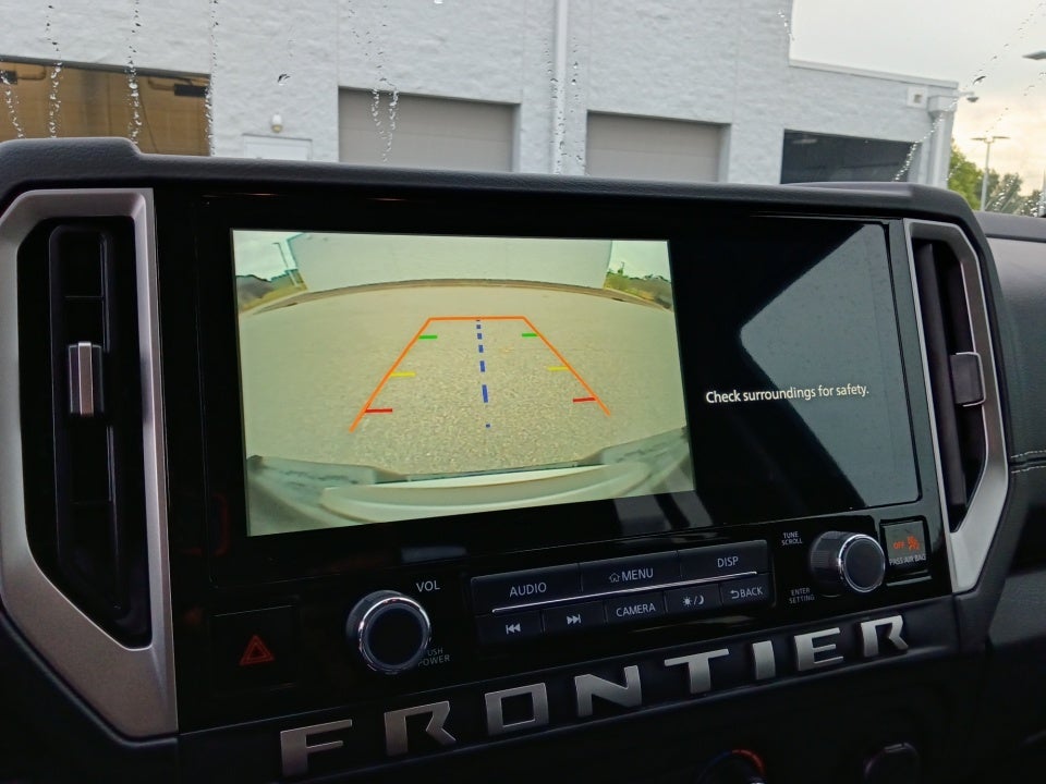 2025 Nissan Frontier SV