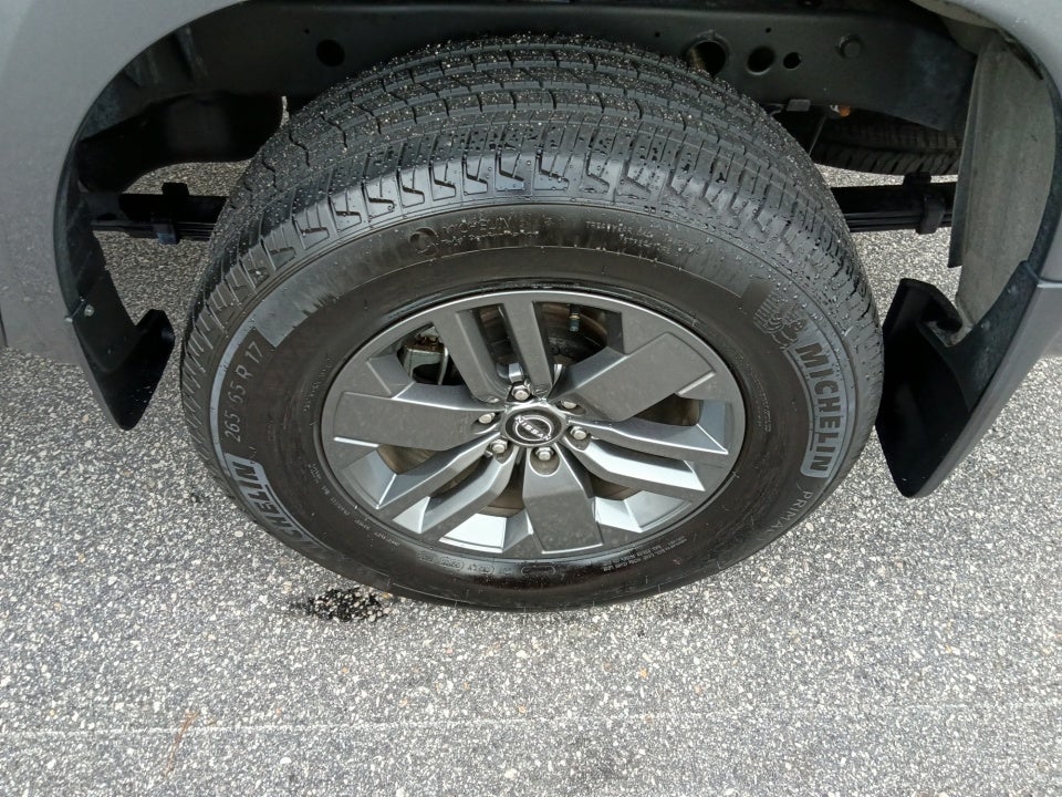 2025 Nissan Frontier SV