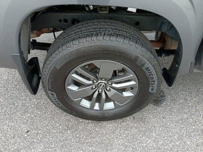 2025 Nissan Frontier SV