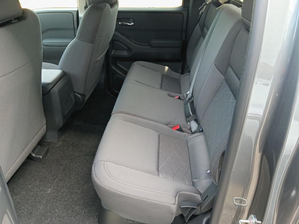 2027 Nissan Frontier SV