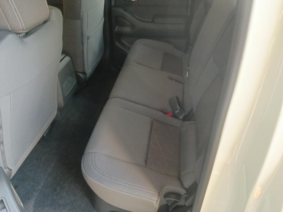 2027 Nissan Frontier SV