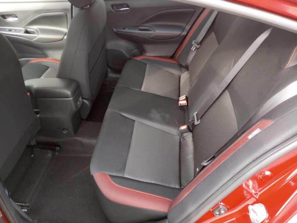 2025 Nissan Versa 1.6 SR