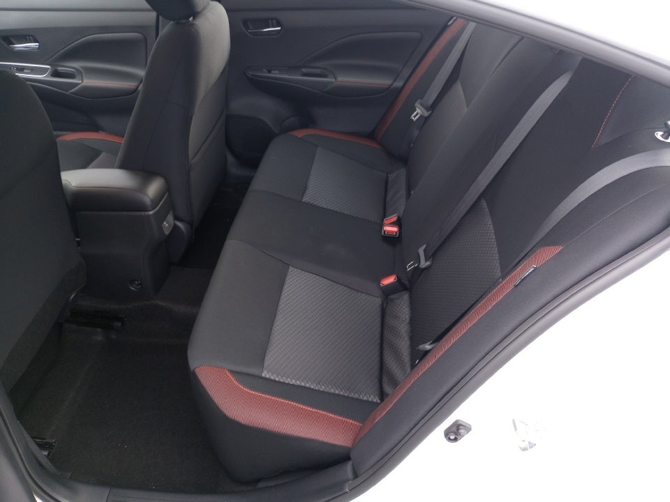 2025 Nissan Versa 1.6 SR