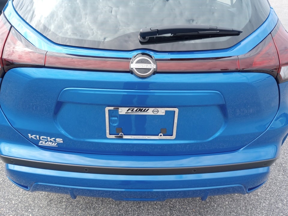 2025 Nissan Kicks SR FWD