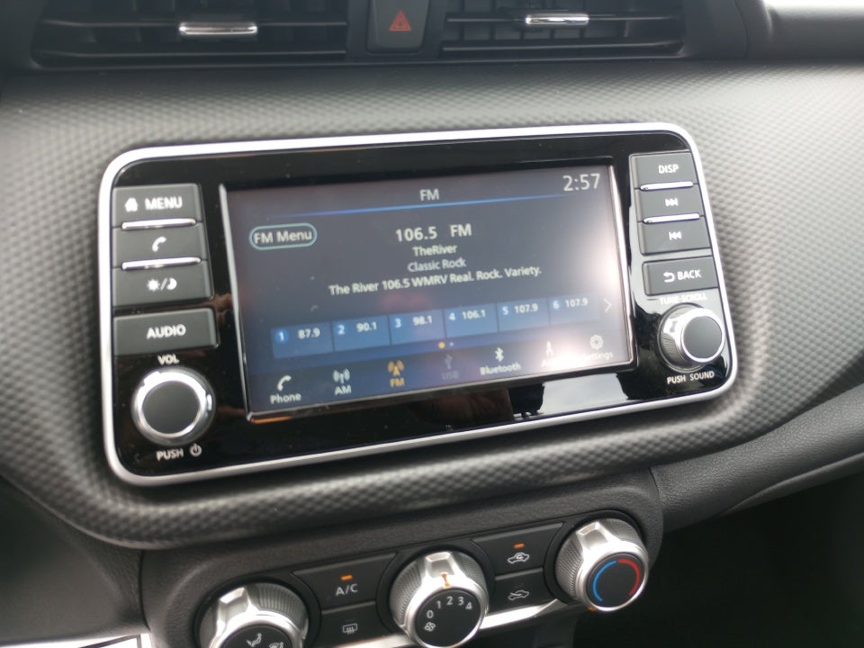 2025 Nissan Kicks SR FWD