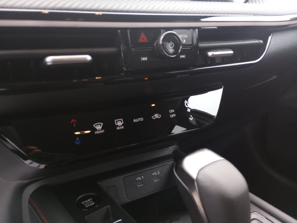 2025 Nissan Kicks SR FWD