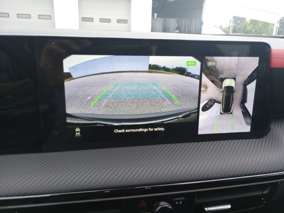 2025 Nissan Kicks SR FWD