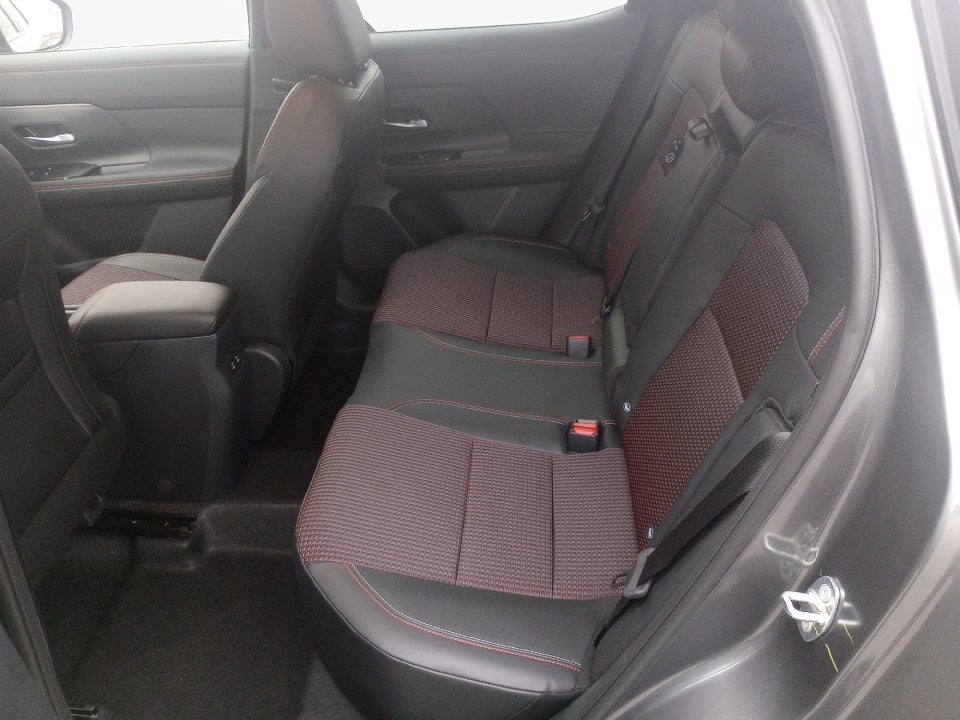 2025 Nissan Kicks SR FWD