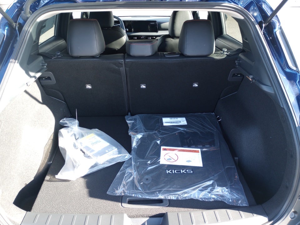 2025 Nissan Kicks SR FWD