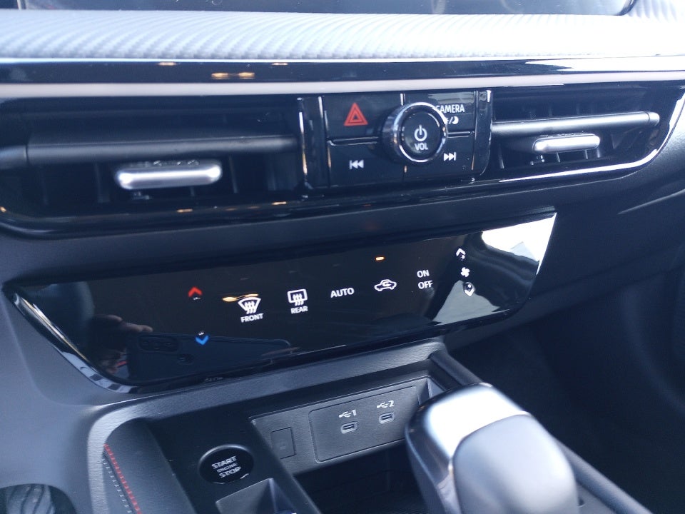 2025 Nissan Kicks SR FWD