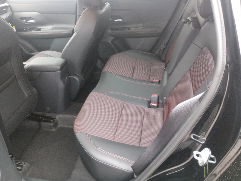 2025 Nissan Kicks SR FWD