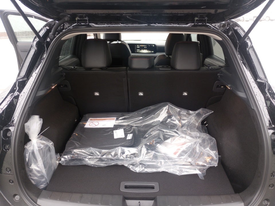 2025 Nissan Kicks SR FWD