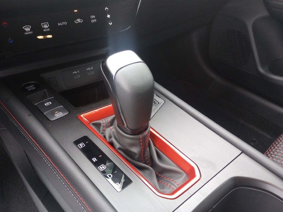 2025 Nissan Kicks SR FWD