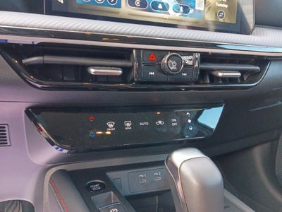 2025 Nissan Kicks SR FWD