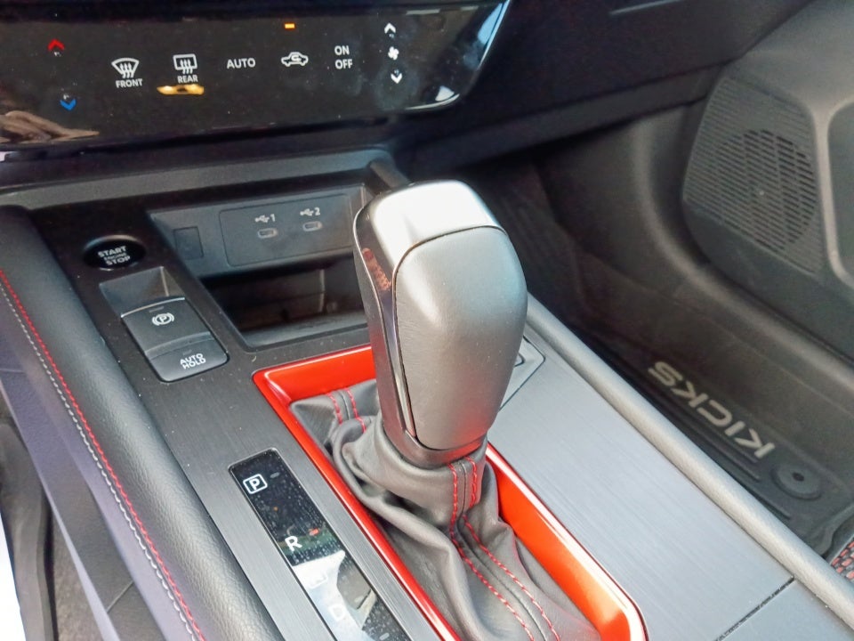 2025 Nissan Kicks SR FWD