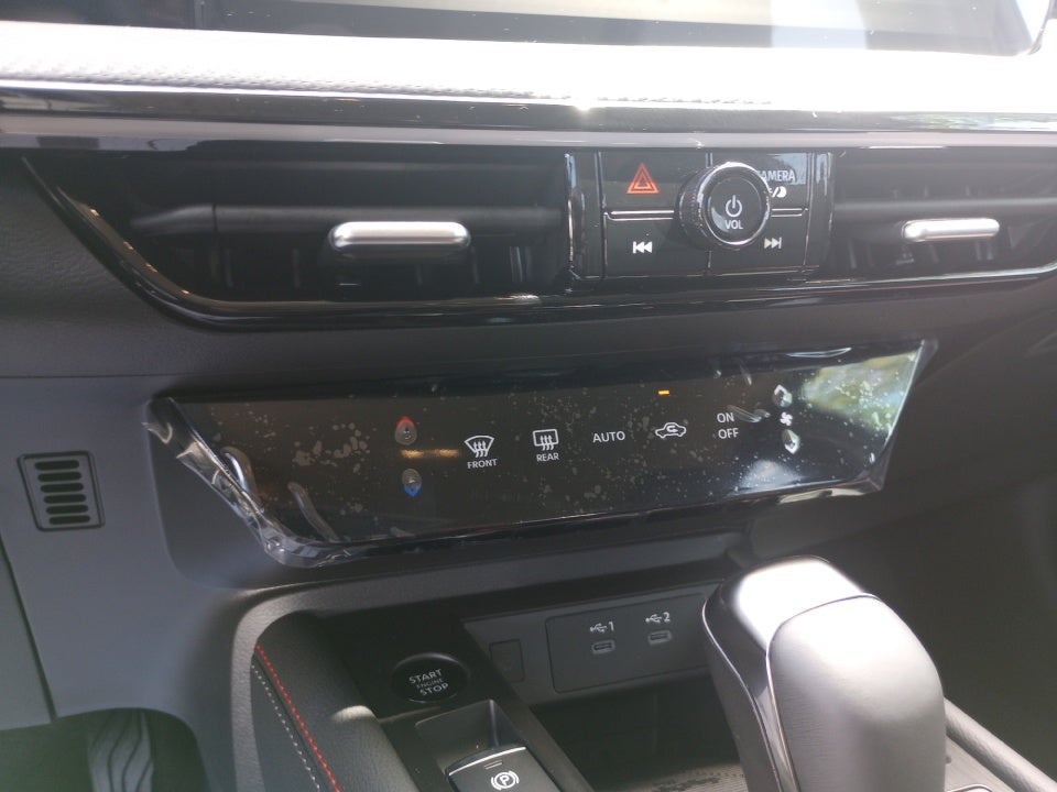 2025 Nissan Kicks SR FWD