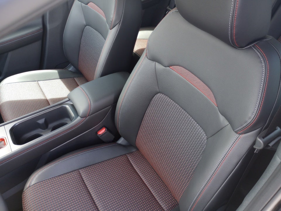 2025 Nissan Kicks SR FWD