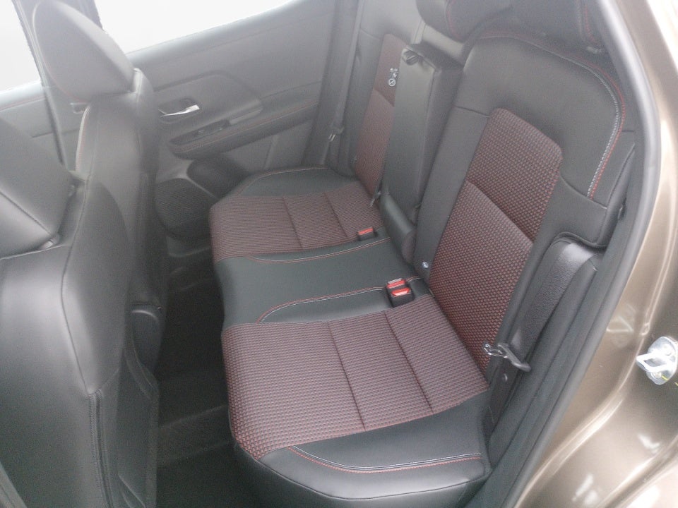 2025 Nissan Kicks SR FWD