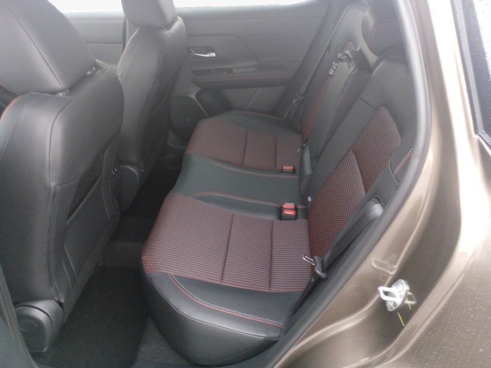 2025 Nissan Kicks SR FWD