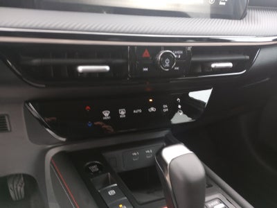 2025 Nissan Kicks SR FWD