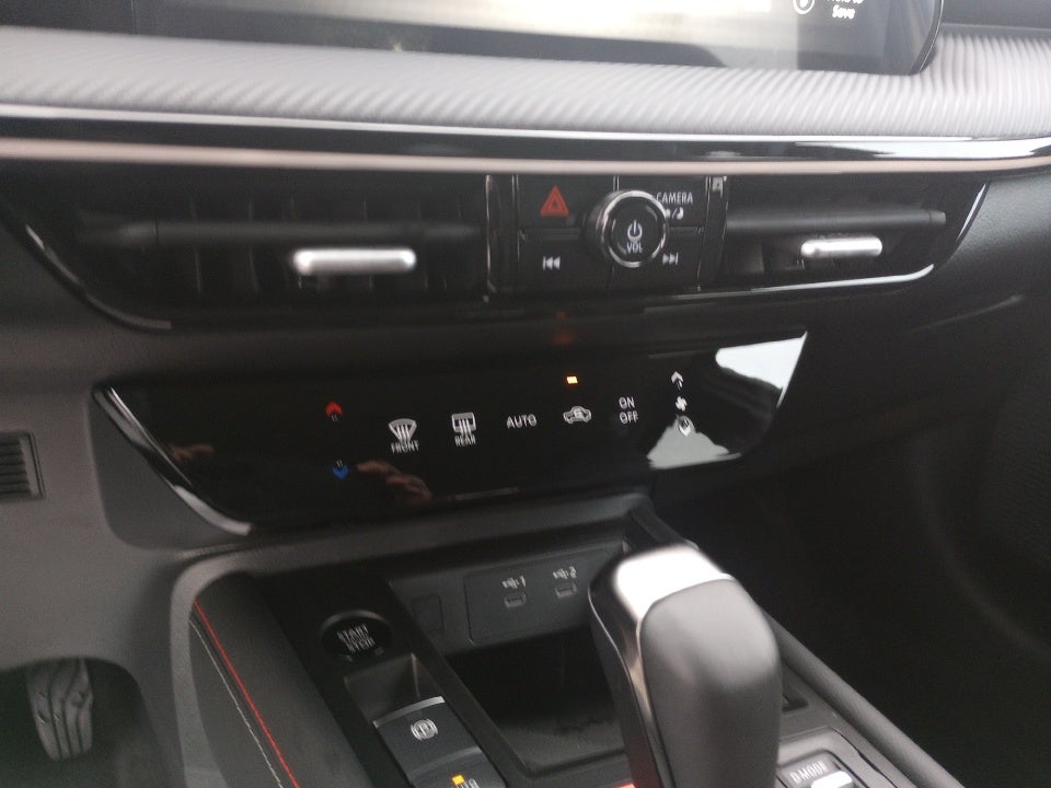 2025 Nissan Kicks SR FWD