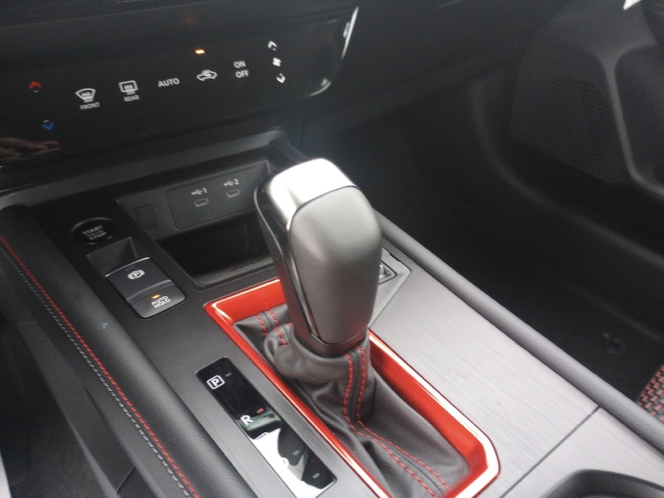 2025 Nissan Kicks SR FWD