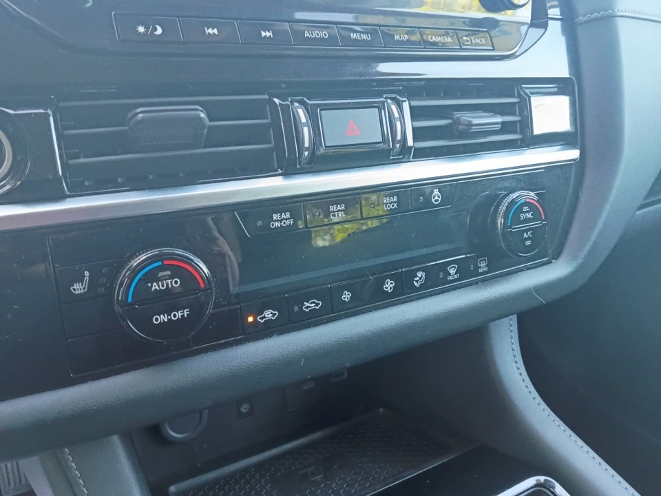 2023 Nissan Pathfinder SL FWD