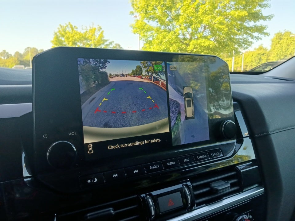 2023 Nissan Pathfinder SL FWD