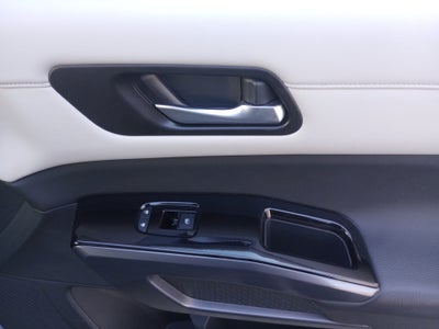 2022 Nissan Pathfinder SL 2WD