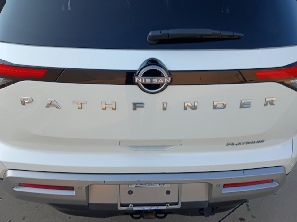 2022 Nissan Pathfinder Platinum
