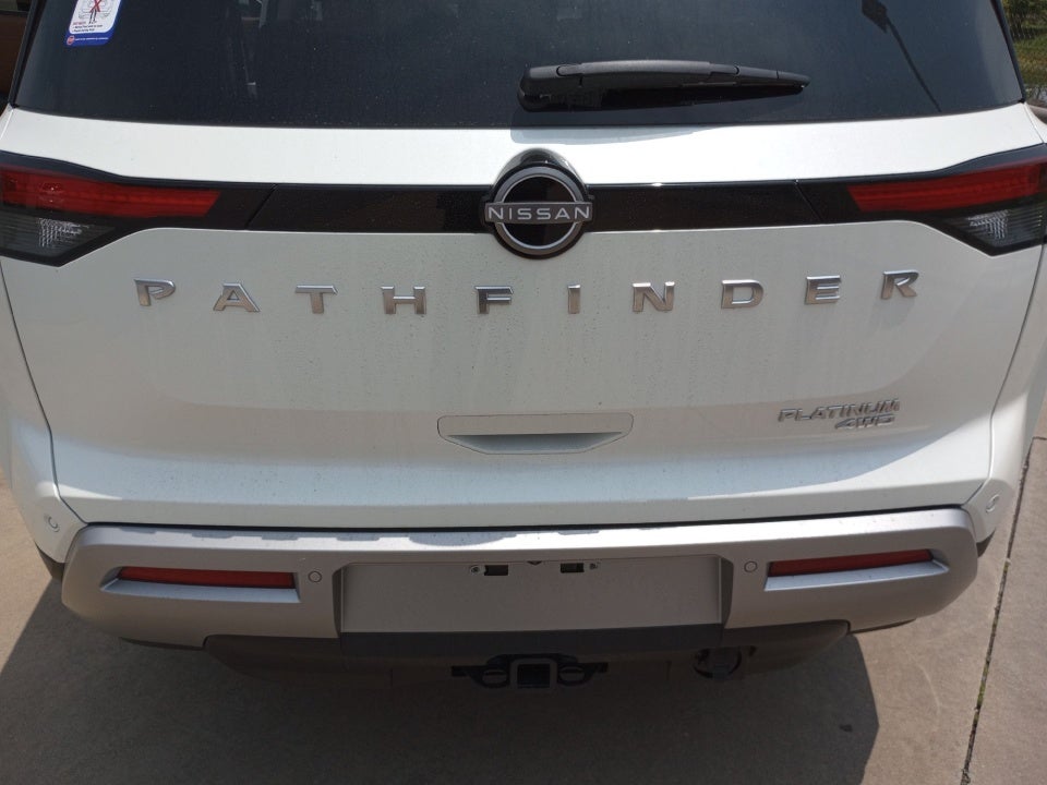 2023 Nissan Pathfinder Platinum 4WD
