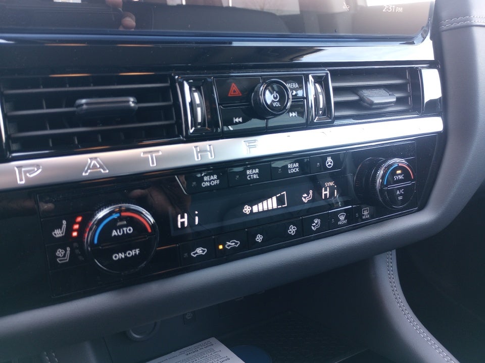 2026 Nissan Pathfinder Platinum