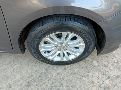 2014 Toyota Sienna XLE V6 8 Passenger