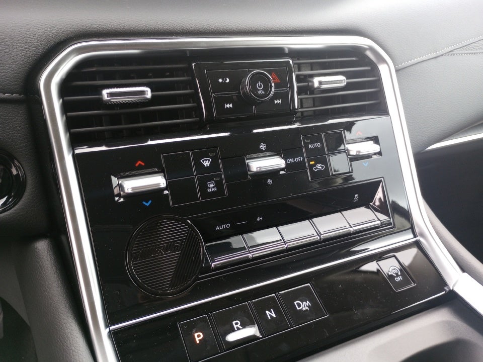 2026 Nissan Armada SV