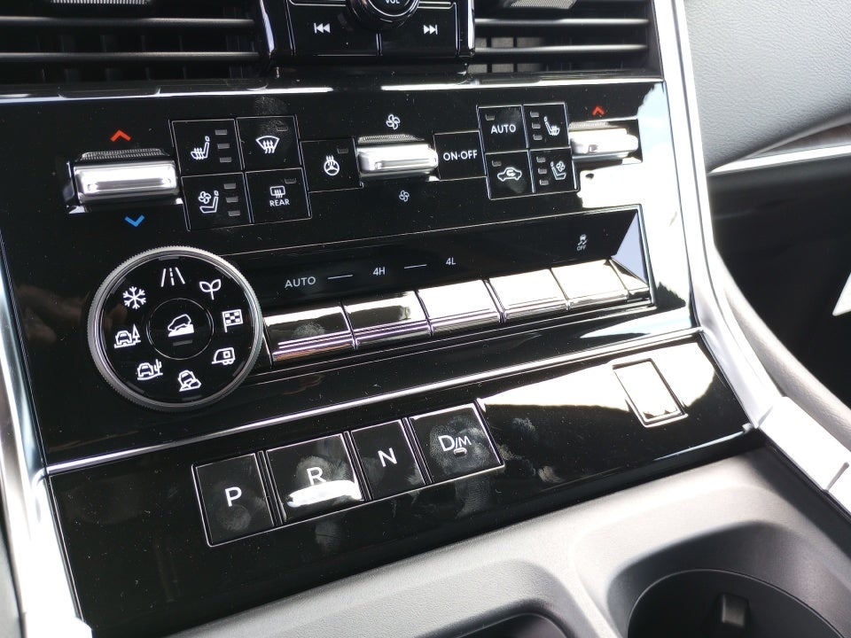 2025 Nissan Armada Platinum 4WD