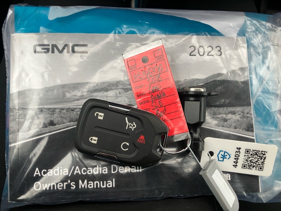 2023 GMC Acadia FWD SLE