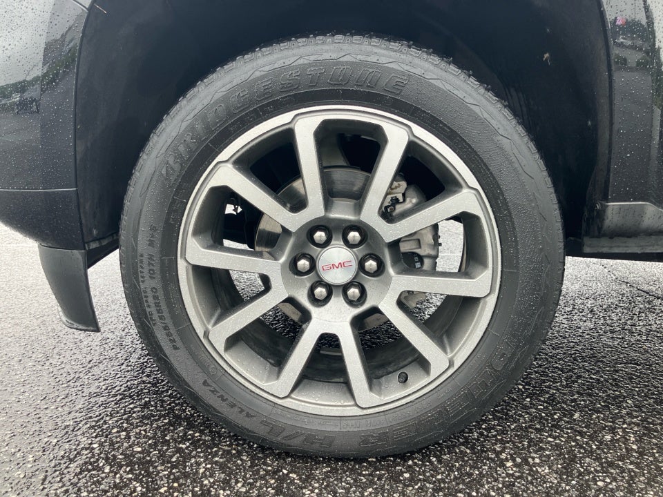 2022 GMC Canyon 4WD Crew Cab Short Box Denali