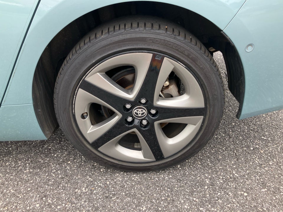 2019 Toyota Prius XLE