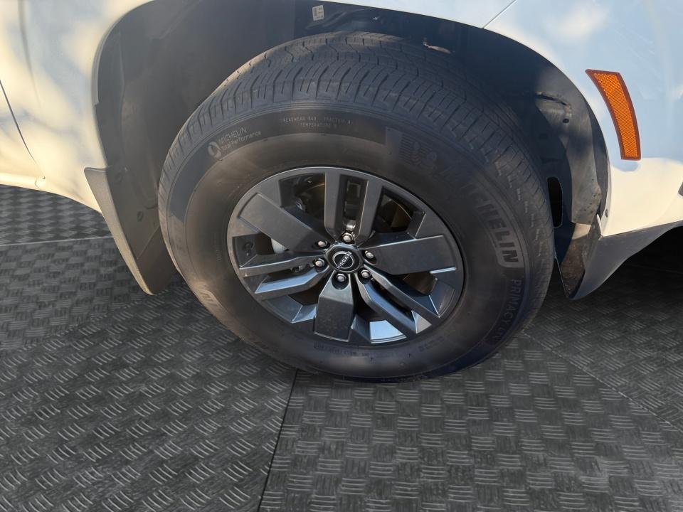 2025 Nissan Frontier SV