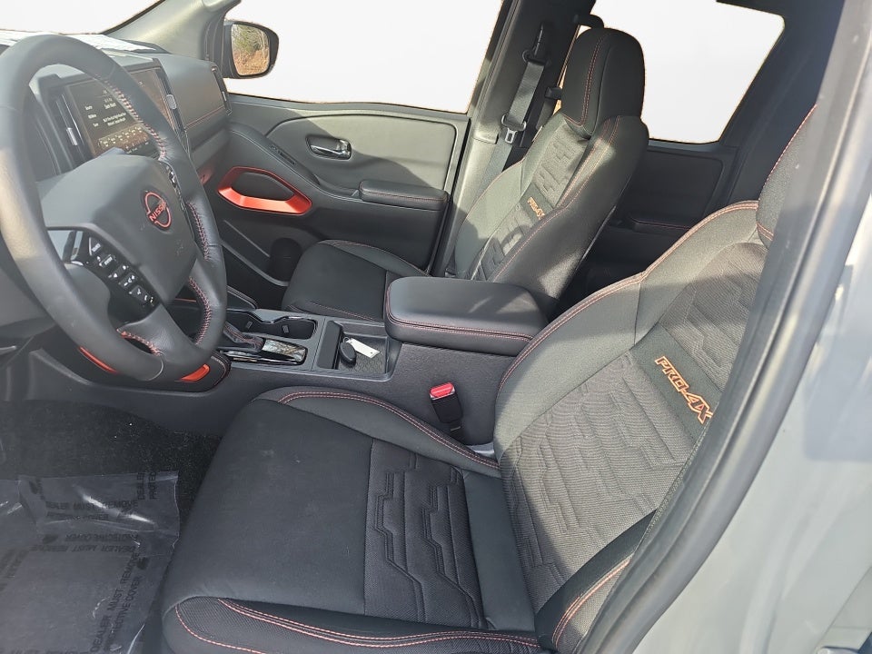 2025 Nissan Frontier Crew Cab PRO-4X 4x4