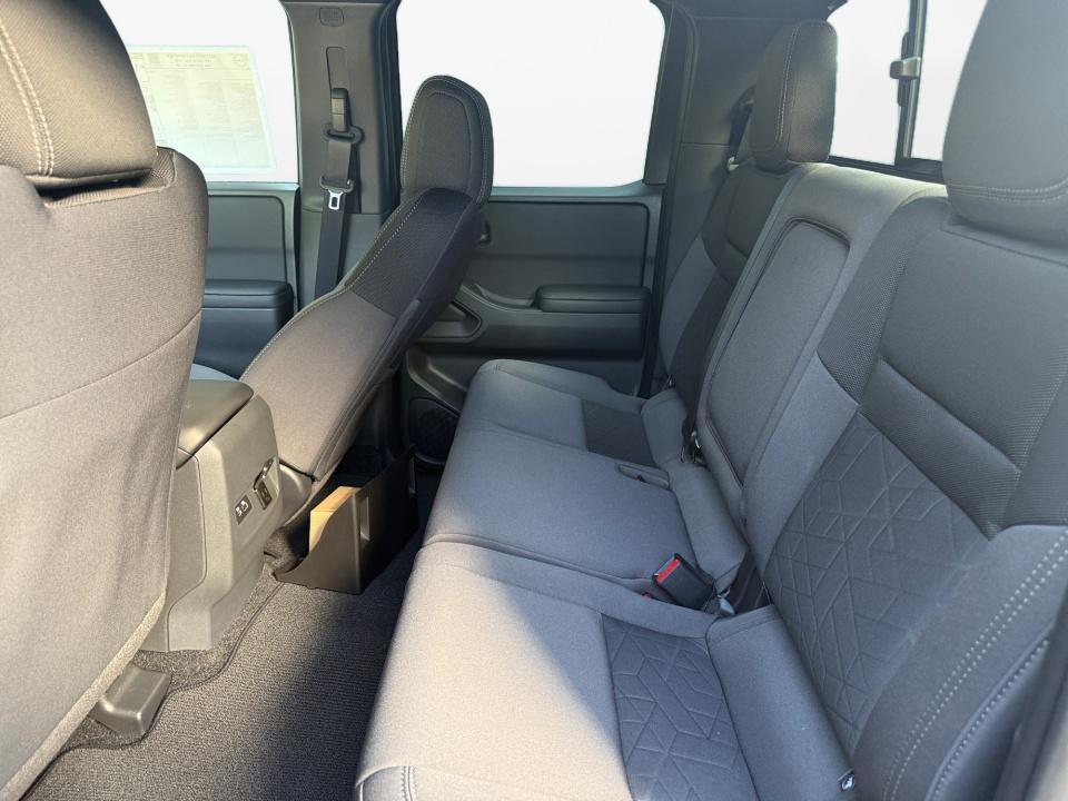 2027 Nissan Frontier SV