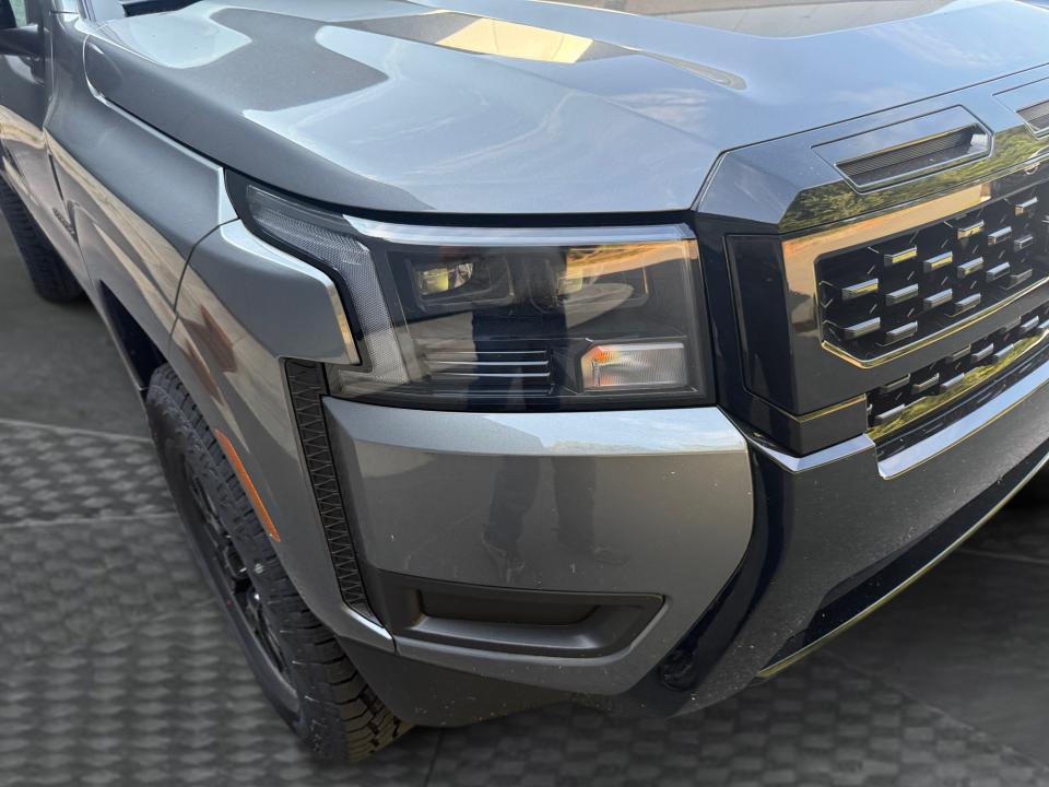 2027 Nissan Frontier SV
