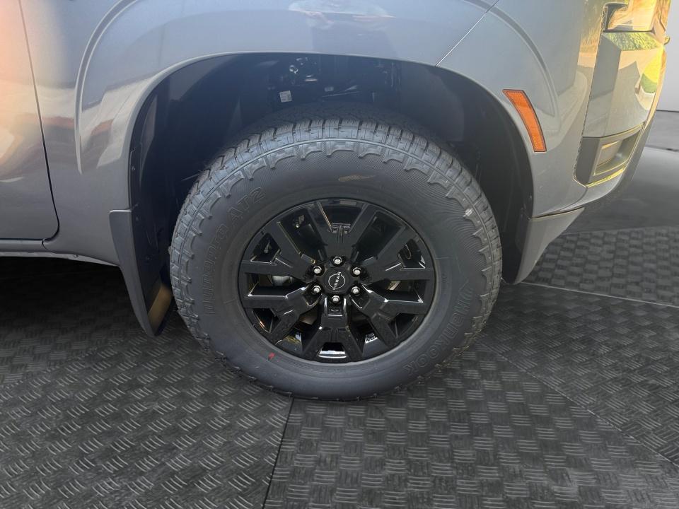 2027 Nissan Frontier SV