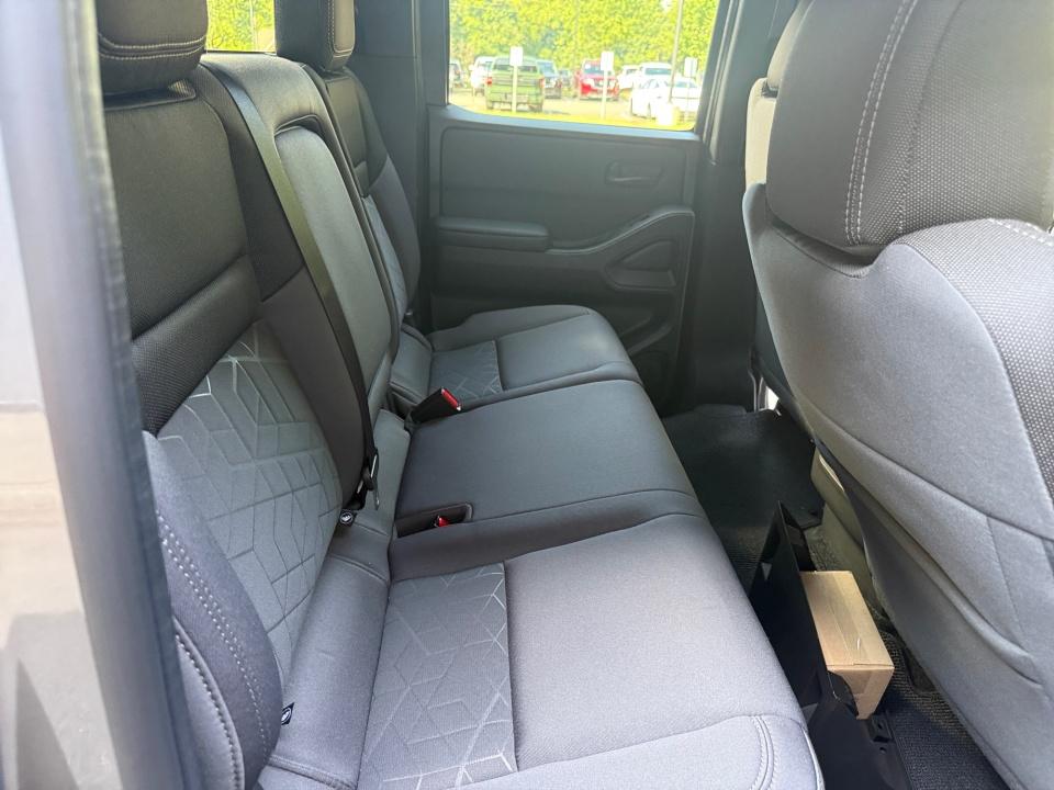 2027 Nissan Frontier SV